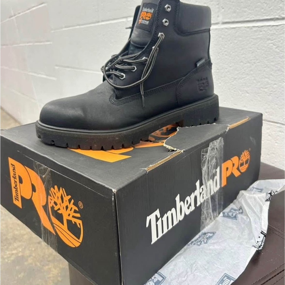 Timberland PRO Black Work Boots with Rugged Design